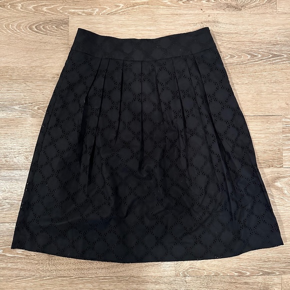 ANN TAYLOR LOFT Skirt Embroidered Cut Out A-Line Lined Black Size 6 - Picture 2 of 7